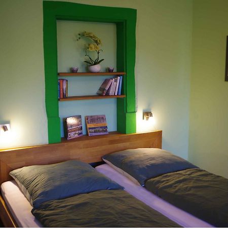 Ferien-Wohnung Am Menzer-Park Neckargemünd Esterno foto